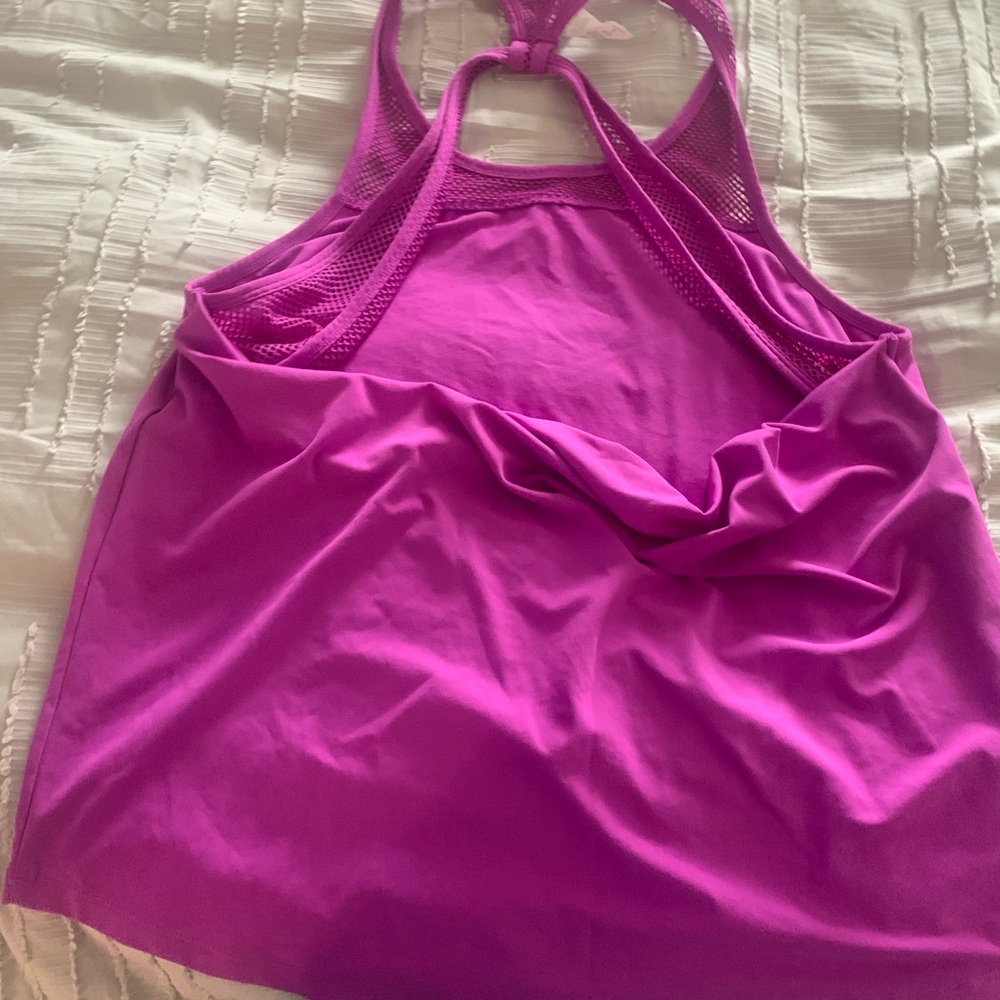 Fabletics tank top. - Picture 2 of 3